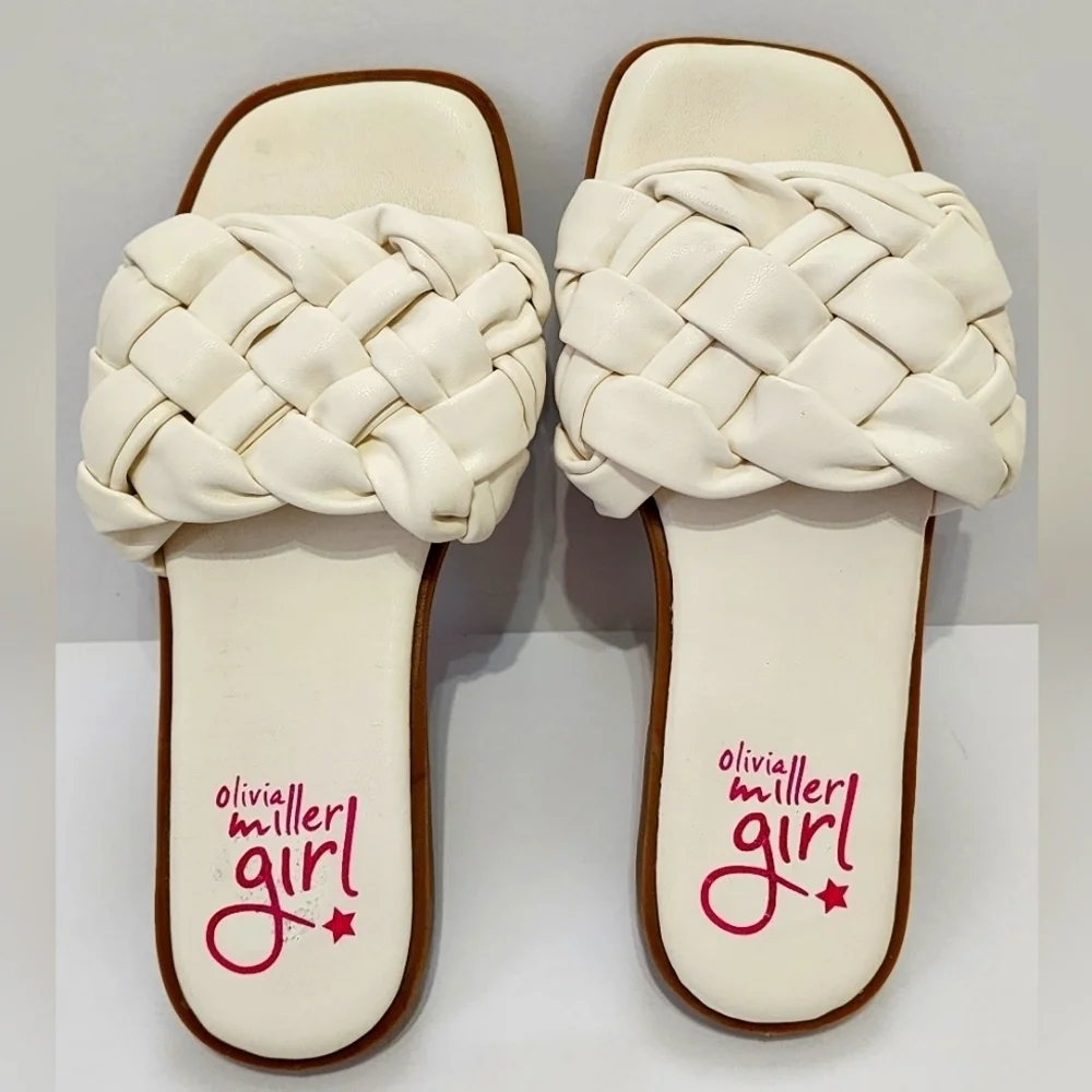 Olivia Miller white braided slide sandals for toddler girls, size 12.Cute slip-